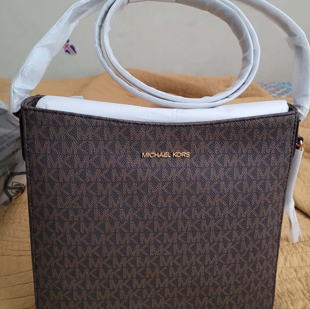 Michael kors Crossbody #3 - Picture 4 of 10